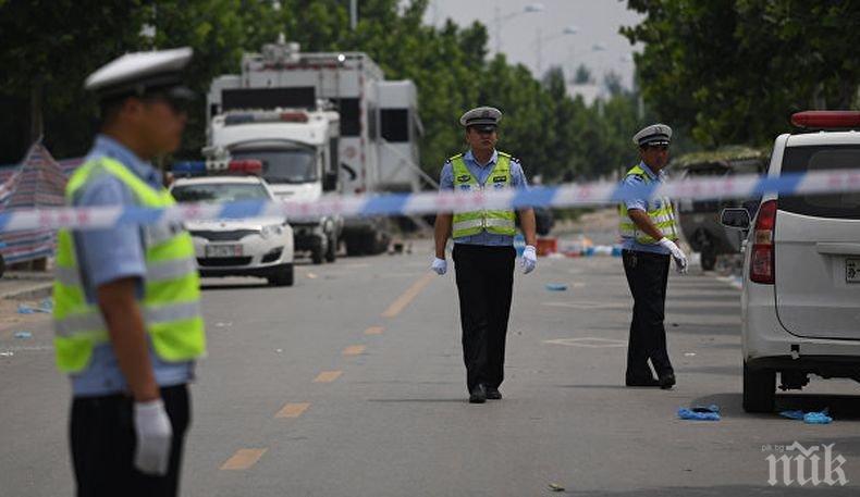 Девет загинали при верижна катастрофа с 28 автомобила в Китай