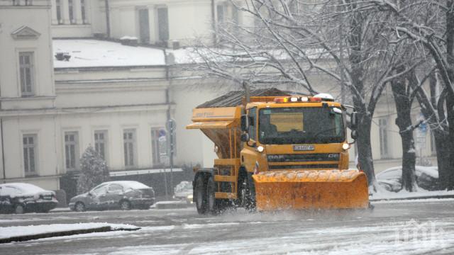София в готовност за зимата - 169 снегорина очакват първия сняг