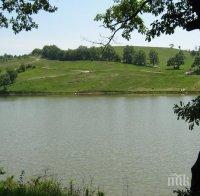 Водна бомба цъка над айтоско село: 9-метрова вълна помита къщите, ако язовирът не бъде изпуснат до часове (СНИМКА)