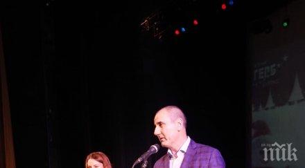 цветан цветанов посети коледния благотворителен концерт базар бургас снимки