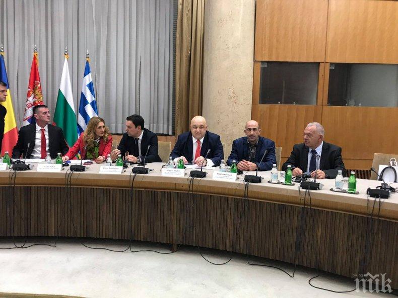 България, Гърция, Румъния и Сърбия с първи стъпки за Мондиал 2030 (СНИМКИ)