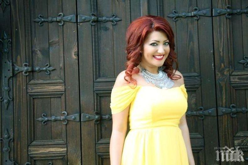 Народна певица се омъжи тайно в черна рокля на цветя (СНИМКИ)