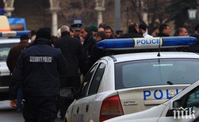 ЗРЕЛИЩНА АКЦИЯ: Хванаха Китаеца на Владая, проснаха го заедно с други автоджамбази с белезници на пътя