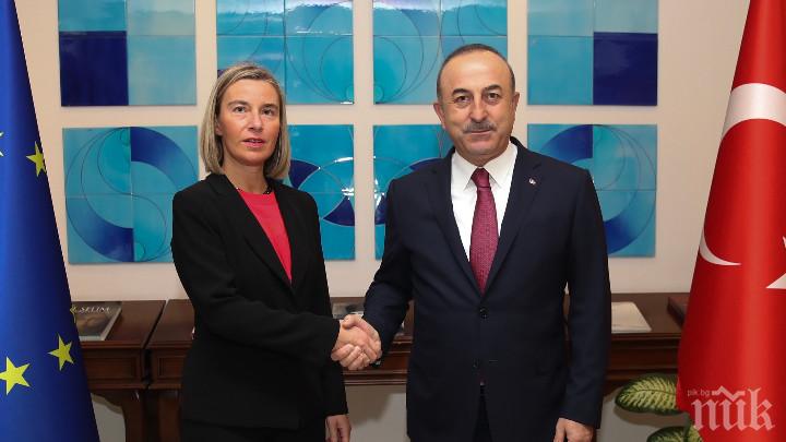 Чавушоглу скокна на ЕС с призив да не поставя политически пречки пред Анкара
