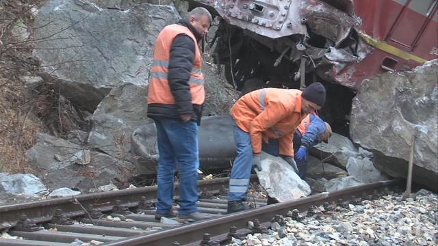 Пътник от дерайлиралия влак в Кресненското дефиле: Изхвърчахме като тапи