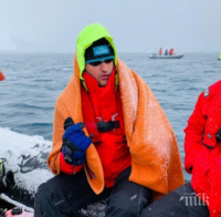 Притеснително: Петър Стойчев пипна морска болест - десетметрови вълни спъват прибирането му