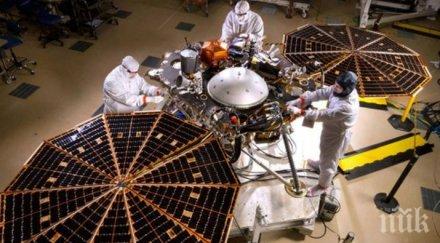 уникален космически апарат мери вътрешната температура червената планета снимки