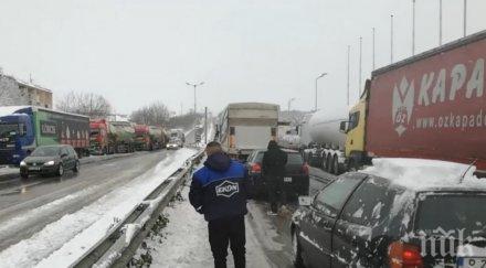 последните минути пътят русе бяла блокиран образува километрична тапа снимки