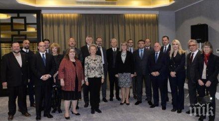 цачева маринов срещнаха посланиците страните обсъдиха успешния евродоклад