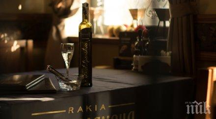 топ бармани представят авторски коктейли мускатова ракия балканският ракия фест показва 300 разновидности любимата напитка