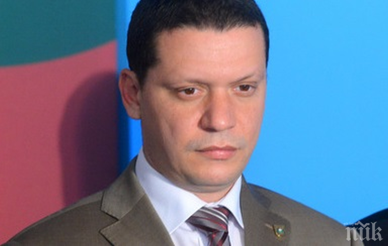 По инициатива на областния управител от Атака Илиан Тодоров комисията по отбрана обяви Сливница за Град на Българската бойна слава По инициатива на областния управител от Атака Илиан Тодоров комисията по отбрана обяви Сливница за Град на Българската бойна слава