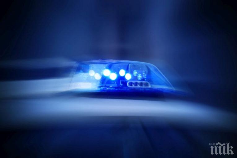 Спипаха апаш посред нощ, свалял светещ знак от стълб на пешеходна пътека