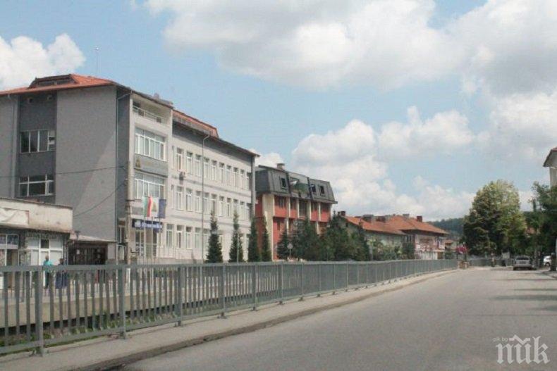 Сатовча иска референдум и собствено ВиК