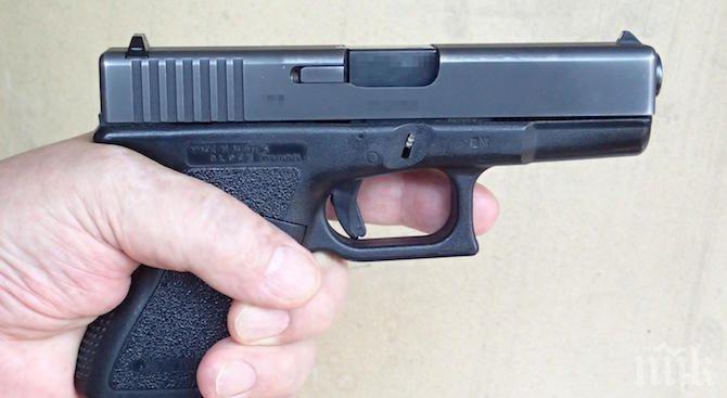 Длъжник на ВИК погна инкасатори с пищов