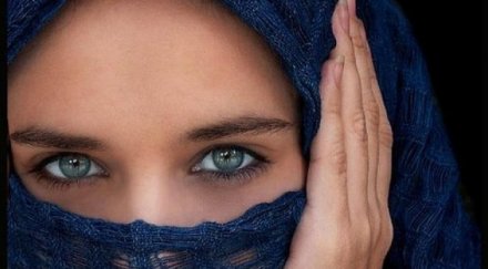 осъдиха учителка египет рязала коси малки момичета