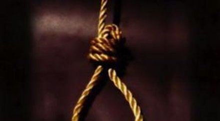 откриха двама обесени