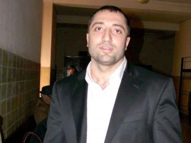 Митьо Очите с подставени лица в НАП, връща владенията си