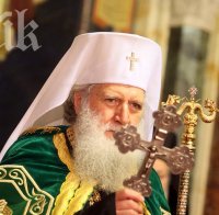 Вдигат заплатите на свещениците