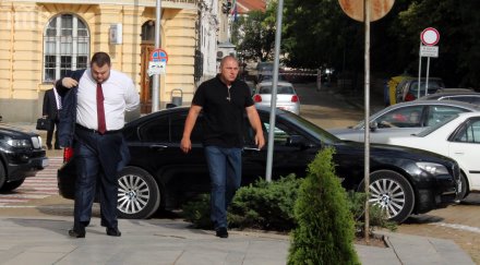 делян пеевски става подчинен пепи еврото