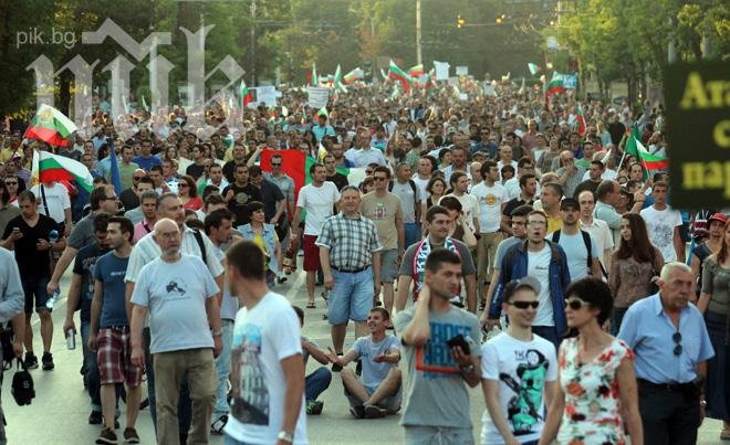 Муса Палев не дойде на работа, Каймаканов подрани с два часа