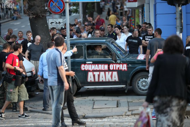 Шпиц командите на Волен блокираха ул. Раковски