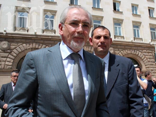 Местан: Ако някой докаже, че съм се срещал с лицето Цветан Василев, се оттеглям от политиката