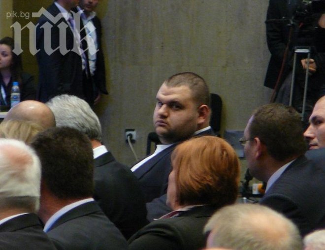  Цацаров назначен с протекциите на Пеевски, смята Цветанов

