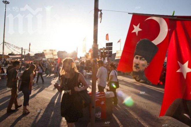 Лос Анджелис Таймс: Турският успокои протестите, засега