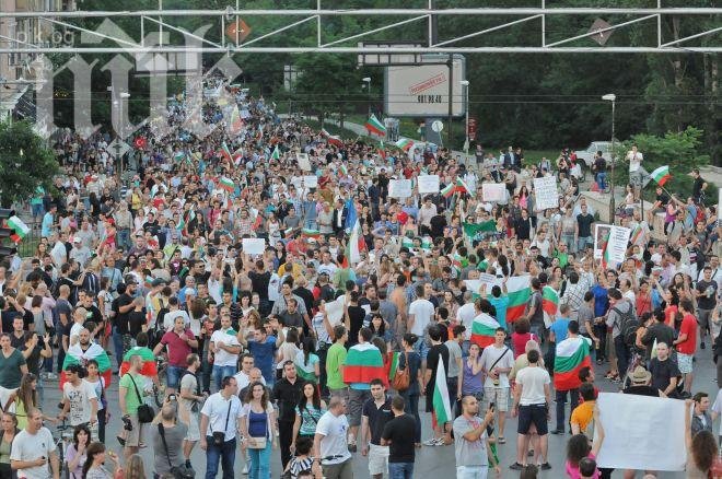 МВР се изгаври с протеста в понеделник – имало само 7000 човека