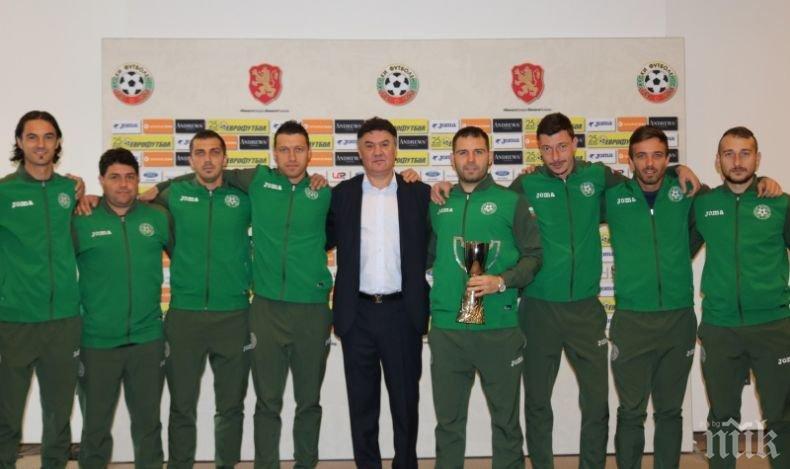 Боби Михайлов награди световните вицешампиони по Футбол 5