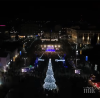Коледната елха в Бургас грейва на големия концерт за Никулден