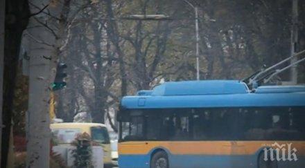 софия обработват спирките градския транспорт заради заледяванията