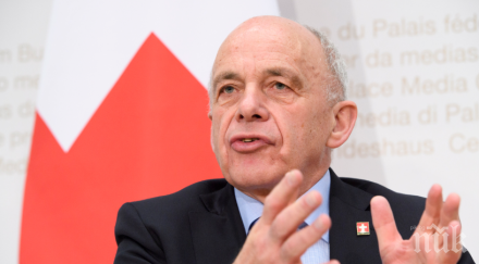 досегашният финансов министър швейцария стана президент страната