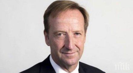 шефът предупреди великобритания пази китайските технологични гиганти