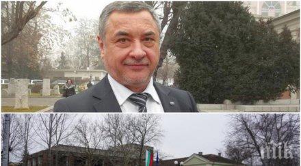 валери симеонов нагледа обраната къща баща село бутан камерата хванала лицето единия циганин снимки