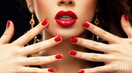 изневерява любимата погледнете пръстите ръцете