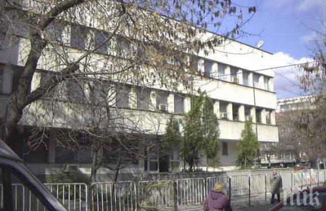 Пиян заплаши полицаи да им отреже главите