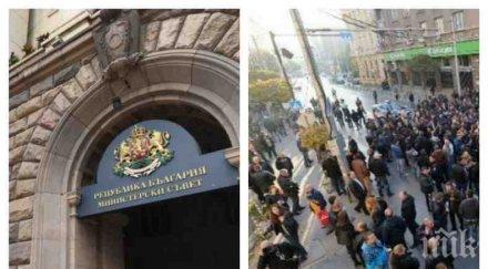 галъп всеки втори българин участва протести вярва пълен мандат кабинета