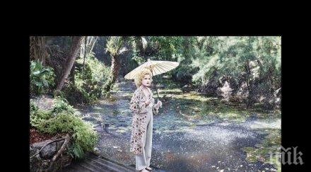 джиджи хадид летисия каста блеснаха новия календар пирели снимки