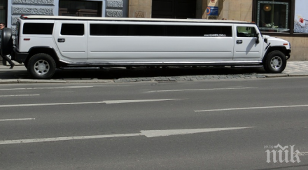 уникален панаир роми изписаха бебе местен хамър