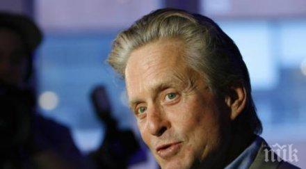 бащата майкъл дъглас стана 102