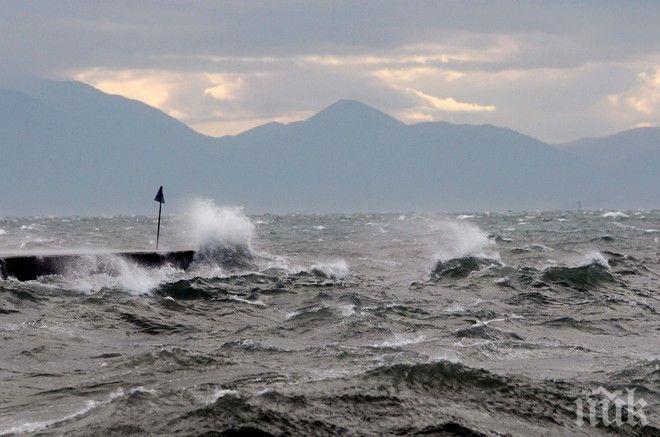 Земетресение с магнитуд от 4,9 по Рихтер разлюля Средиземно море