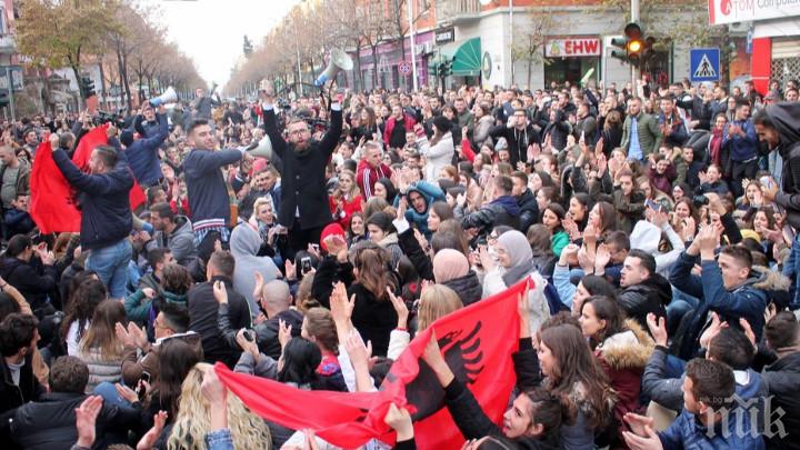 Албански студенти на протест срещу високи такси
