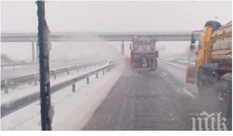 Фирмите в цялата страна са в готовност за зимното поддържане на републиканската пътна мрежа