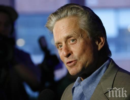 Бащата на Майкъл Дъглас стана на 102