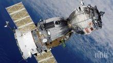 Руски космонавти от МКС взеха проби от дупката на кораба "Съюз МС-09"