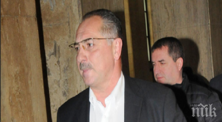 стартира делото ангел бончев заплаши сина убийство