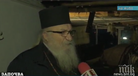 ученици русе събират хранителни продукти приютите отец иван