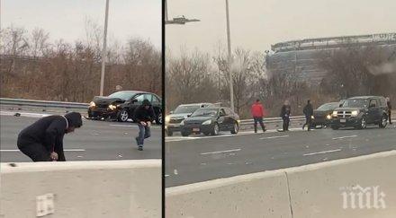 ексклузивно видео инкасо автомобил разпиля долари магистрала