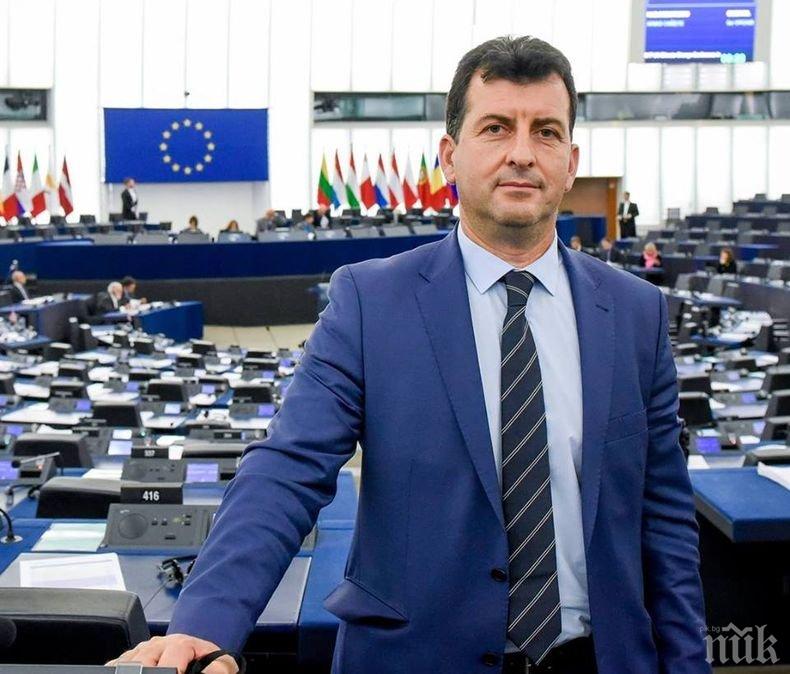 Асим Адемов с тежки думи в Европарламента срещу двойния стандарт към България за Шенген